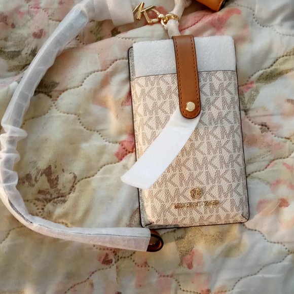 Michael Kors Devon Phone Card Holder Lanyard Air Pod Holder - Picture 3 of 4